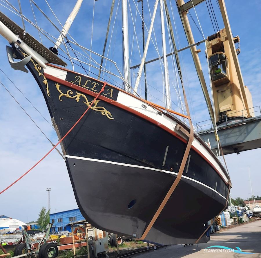 Schooner 43 "Aleja"