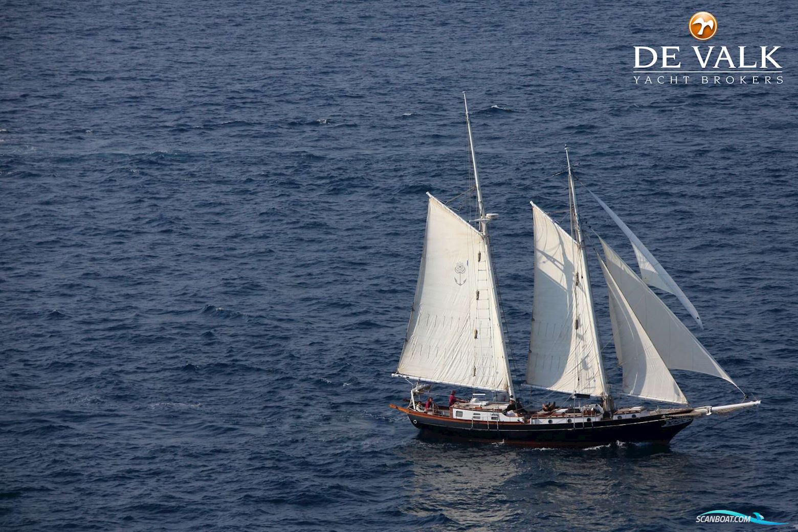 Schooner Sitting Bull 19.80