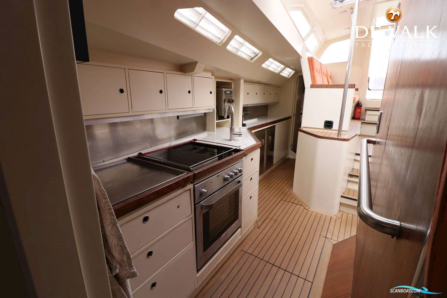 Simonis Voogd 63 with lift keel