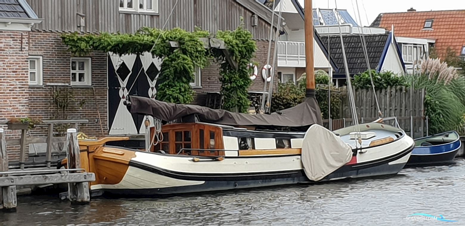 Skutsje 15 Mtr Segelbåt 1910, med Thornycroft motor, Holland