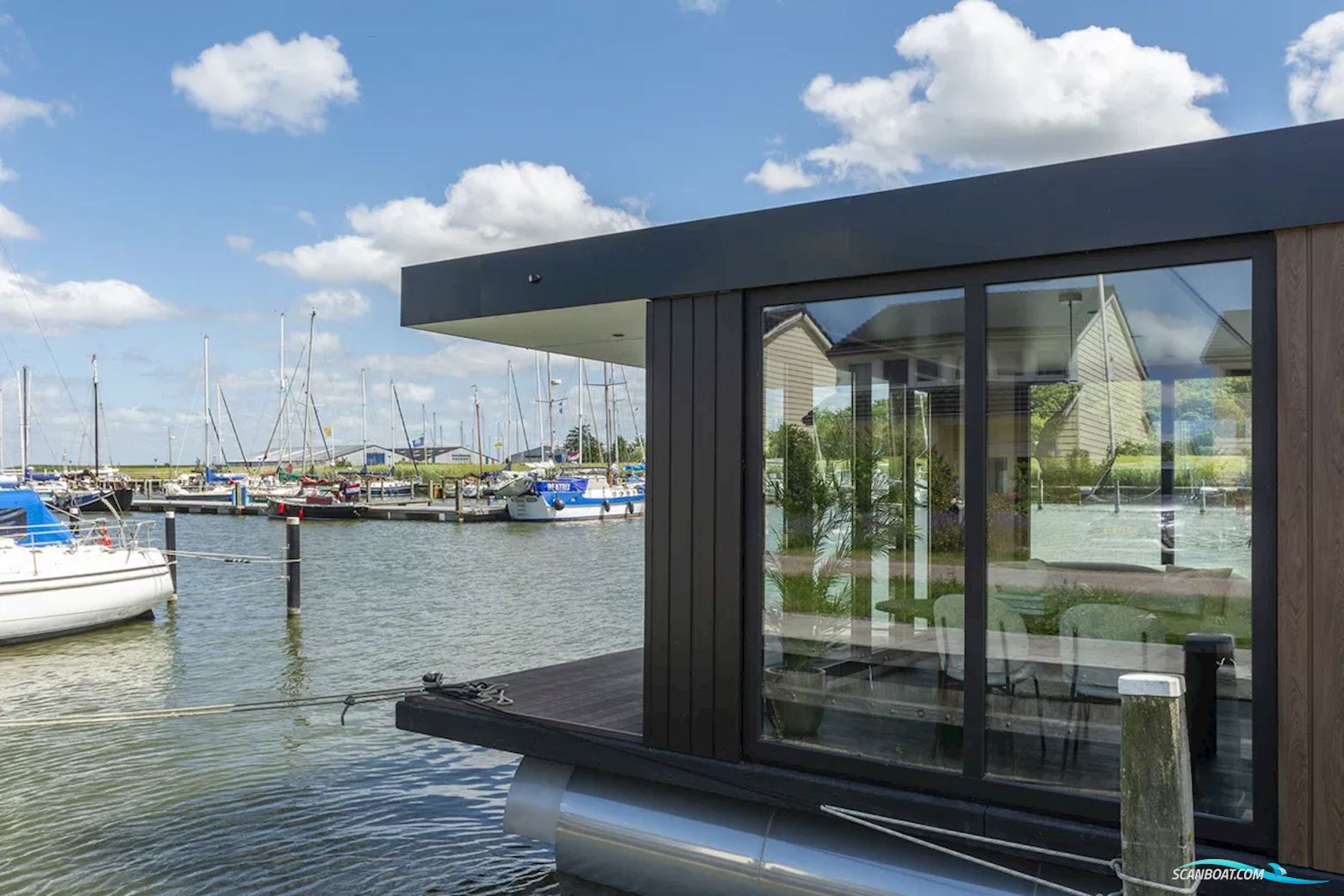 SL Houseboat Marina Den Oever, inclusief ligplaats