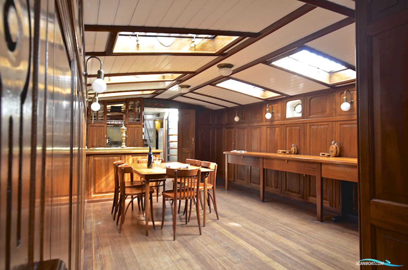 Stevenaak Zeilcharter geschikt als woonschip te koop