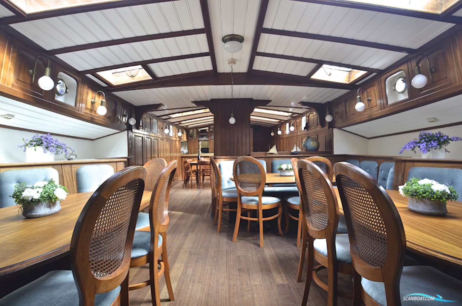 Stevenaak Zeilcharter geschikt als woonschip te koop