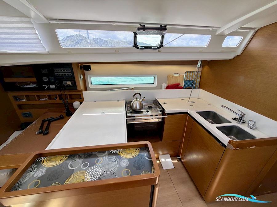 Sun Odyssey 440