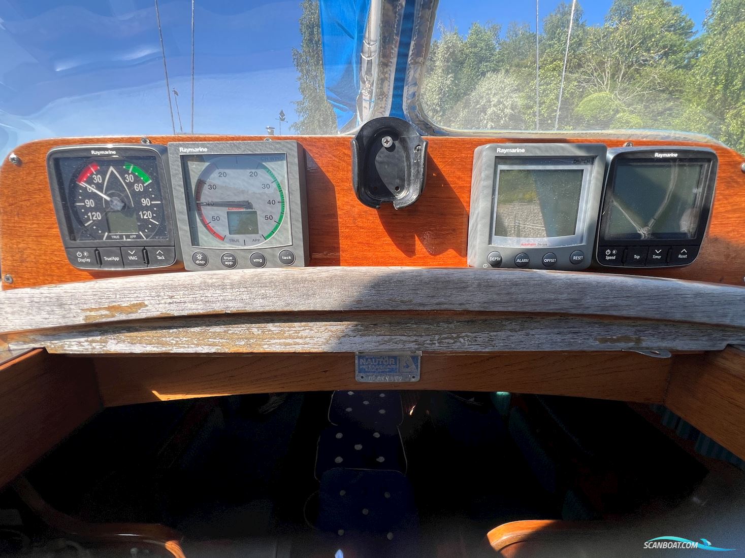 Swan 37
