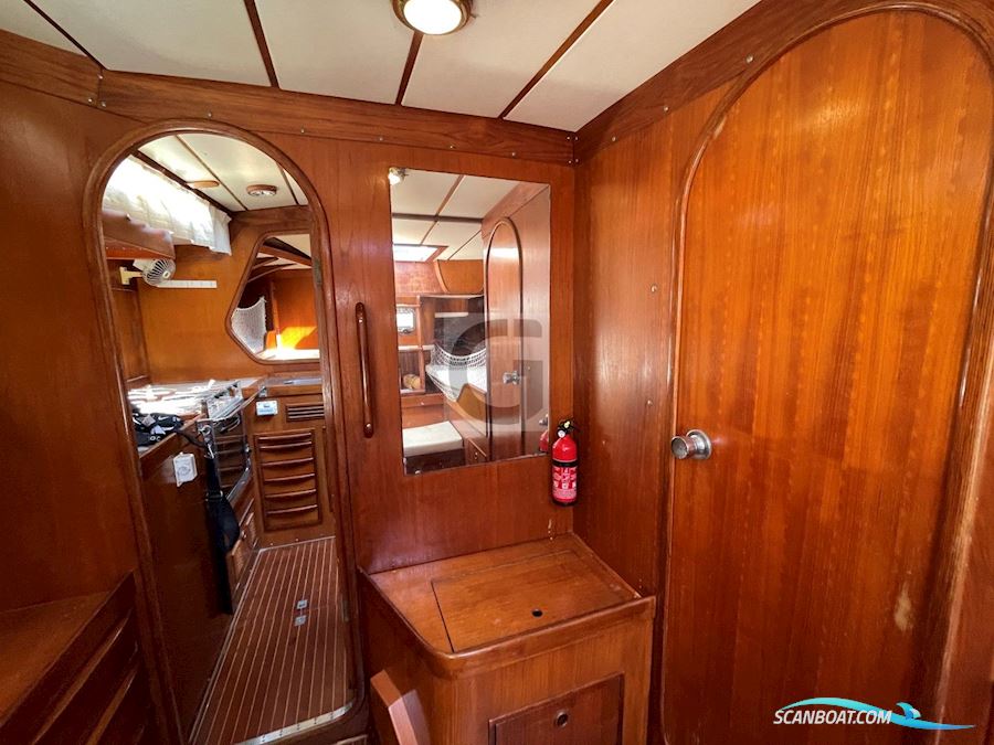 Swan 47