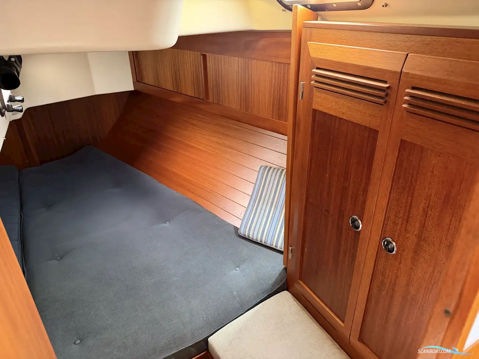 Sweden Yachts 390