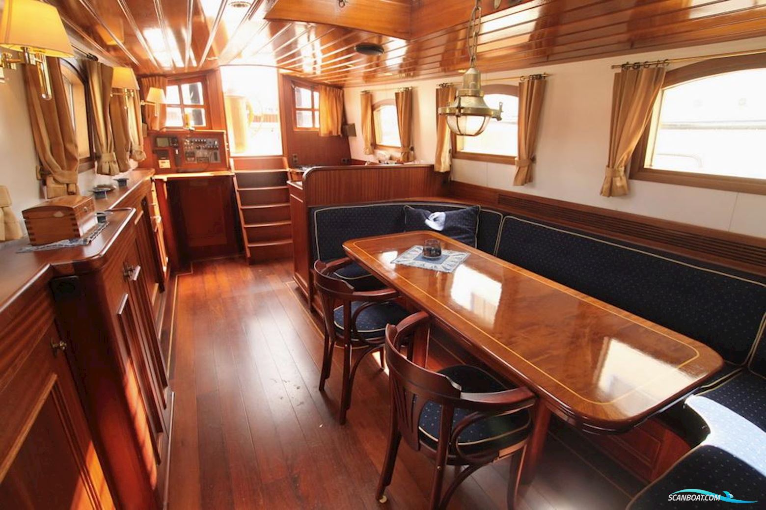 Traditional Platbodem