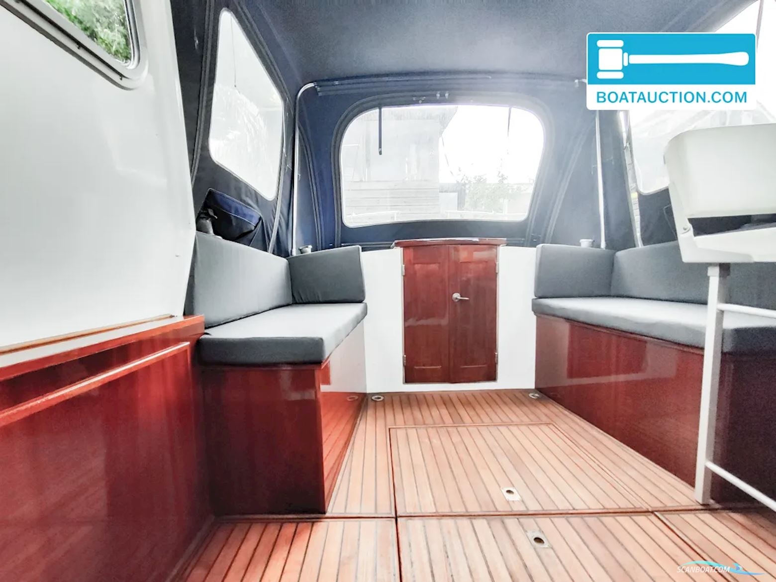 Unter Elbe Motorsailer