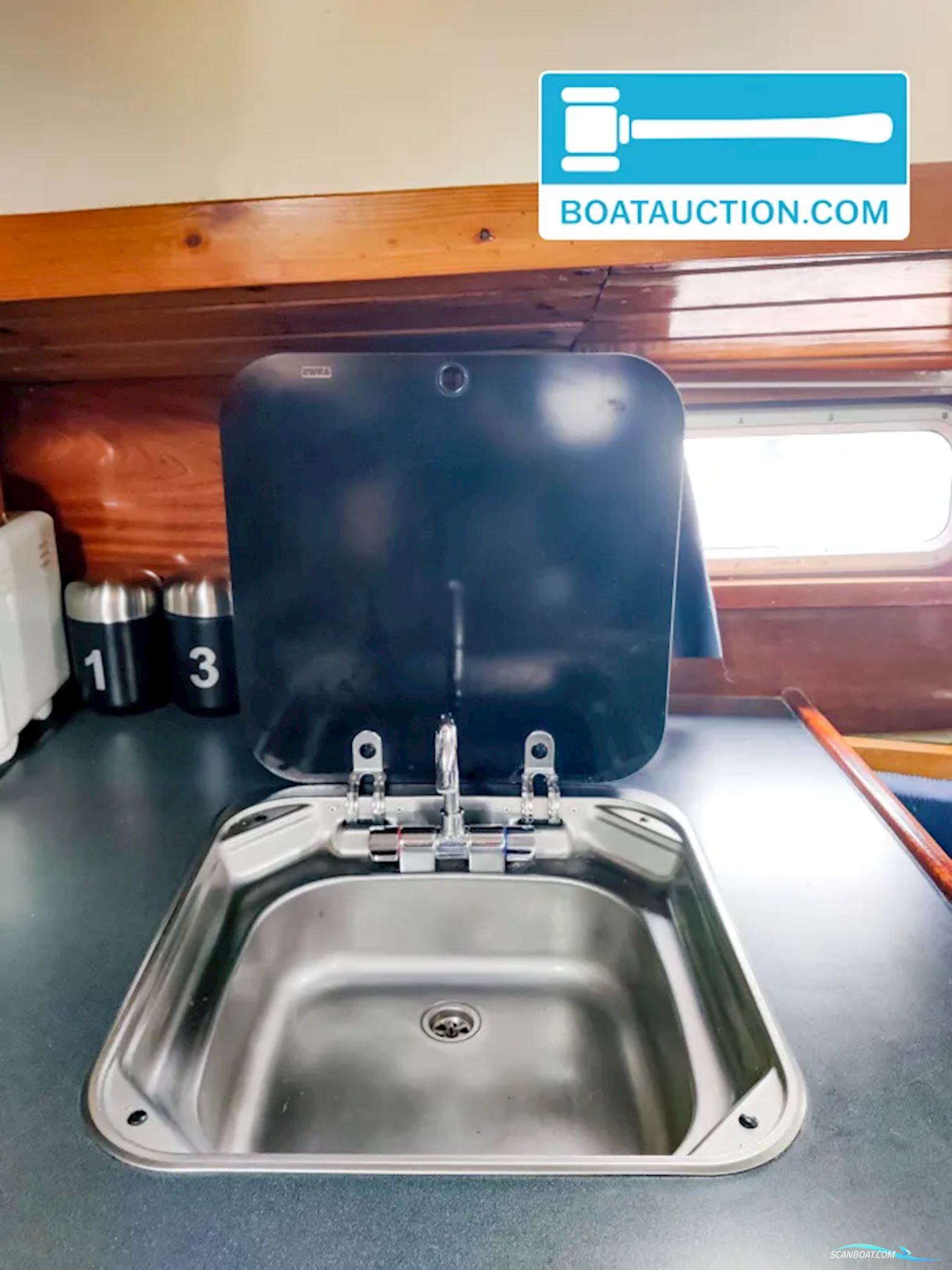 Unter Elbe Motorsailer