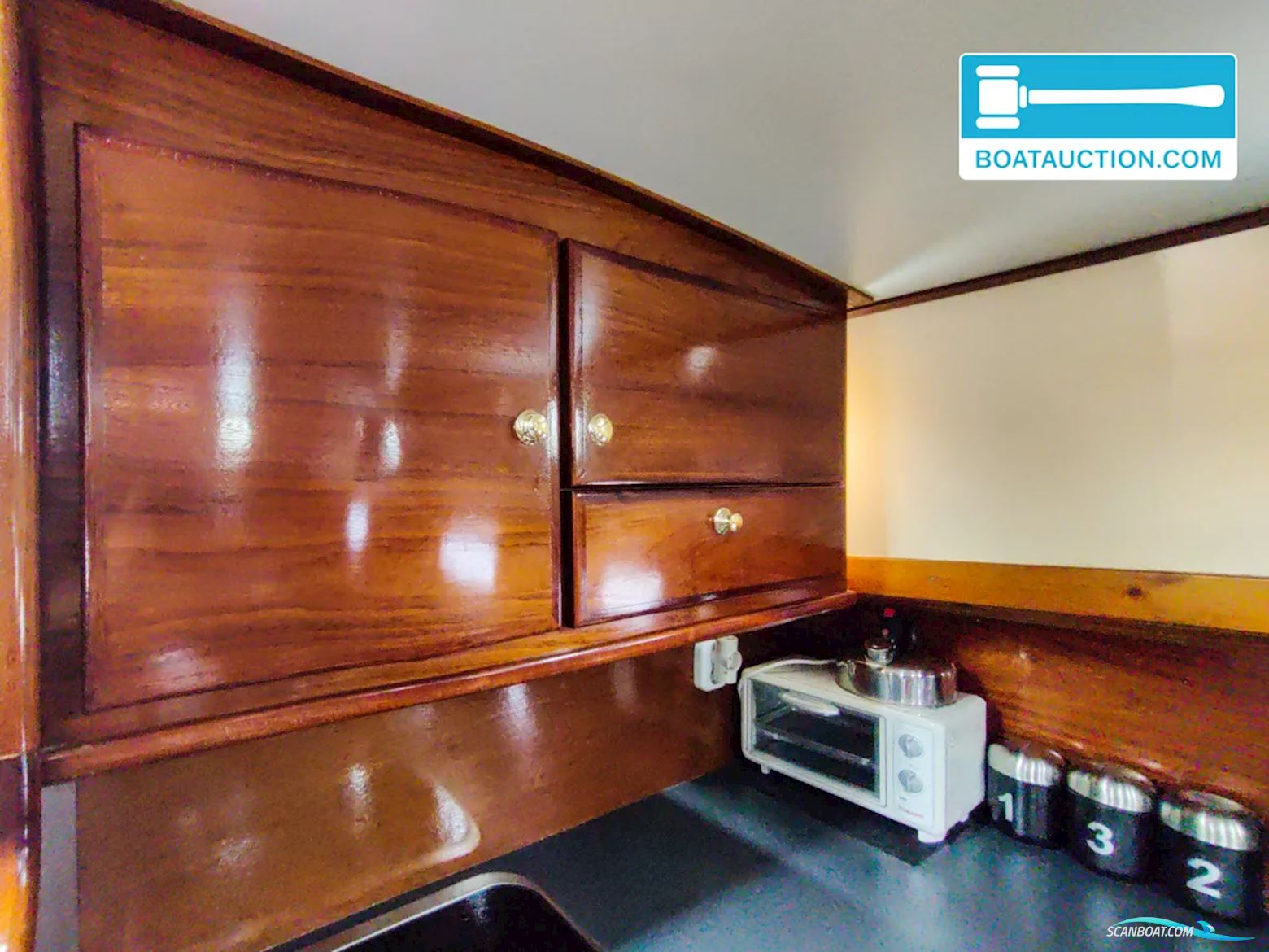 Unter Elbe Motorsailer