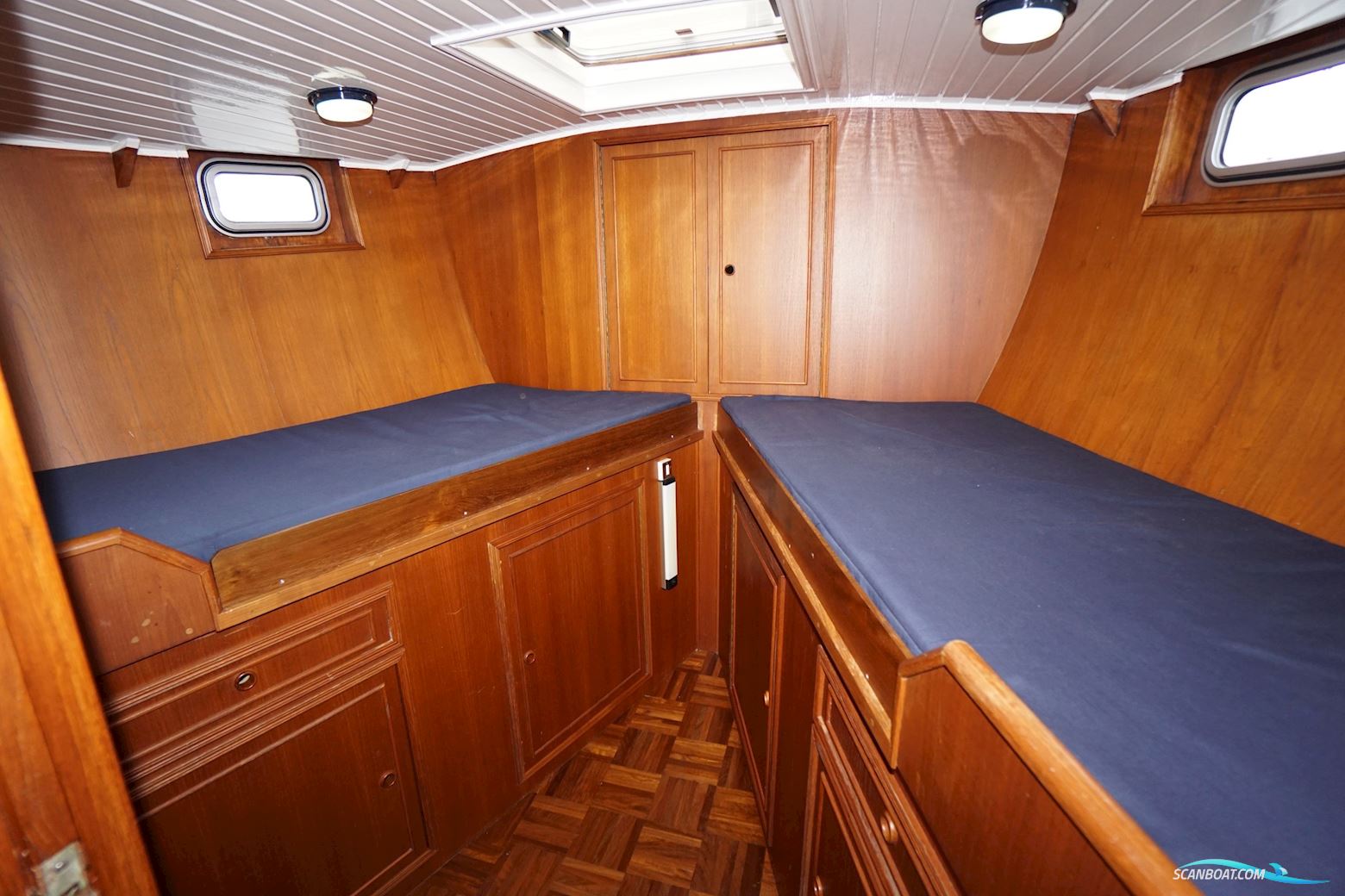 van de Stadt 44 Center Cockpit