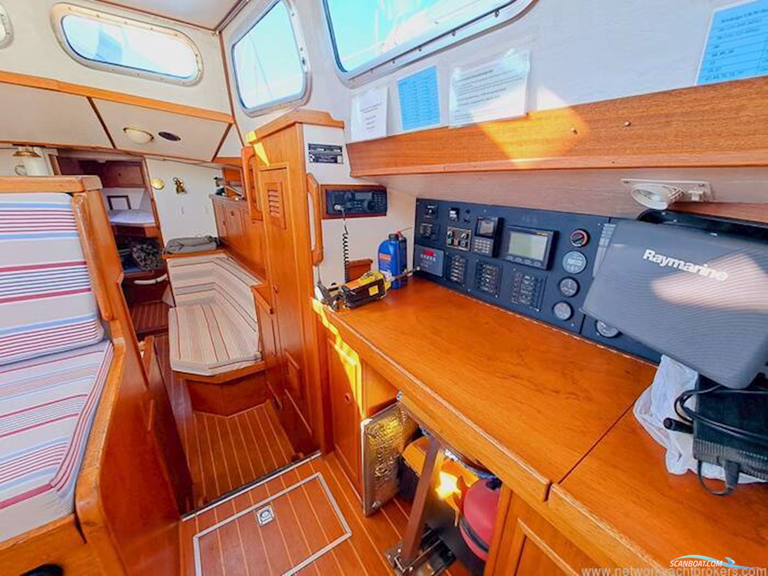 van de Stadt 44 Deck Saloon