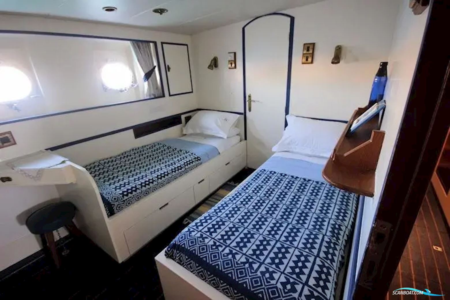 VAN DEN AKKER Motorsailer