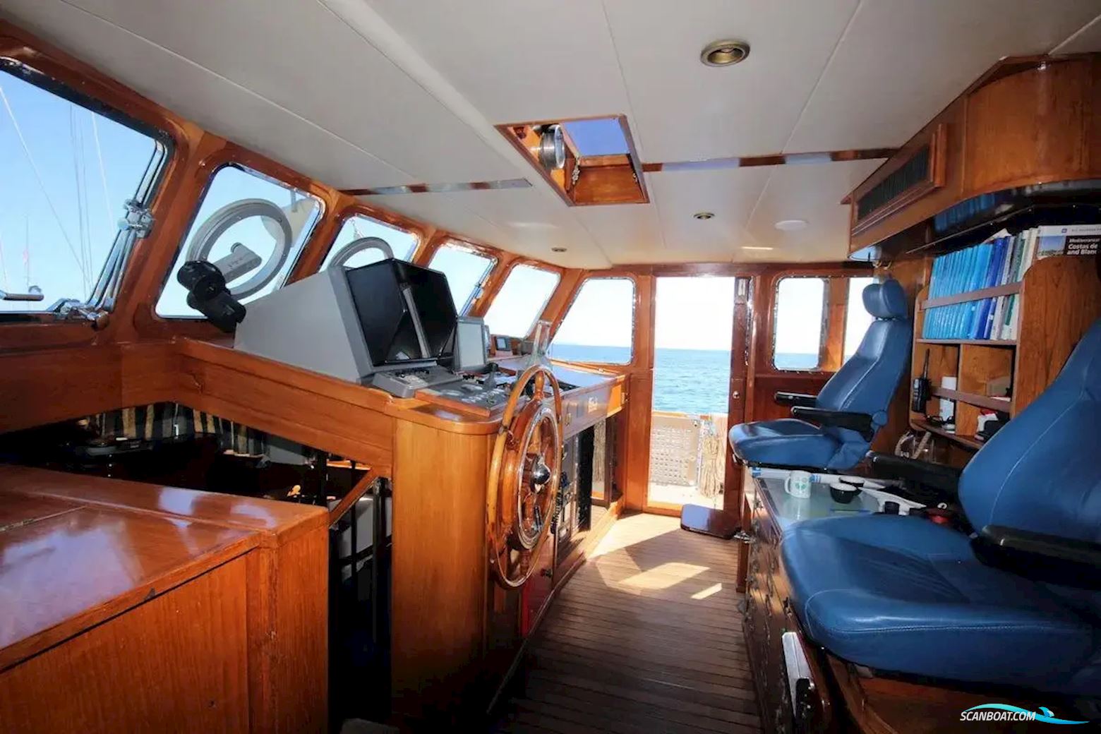 VAN DEN AKKER Motorsailer