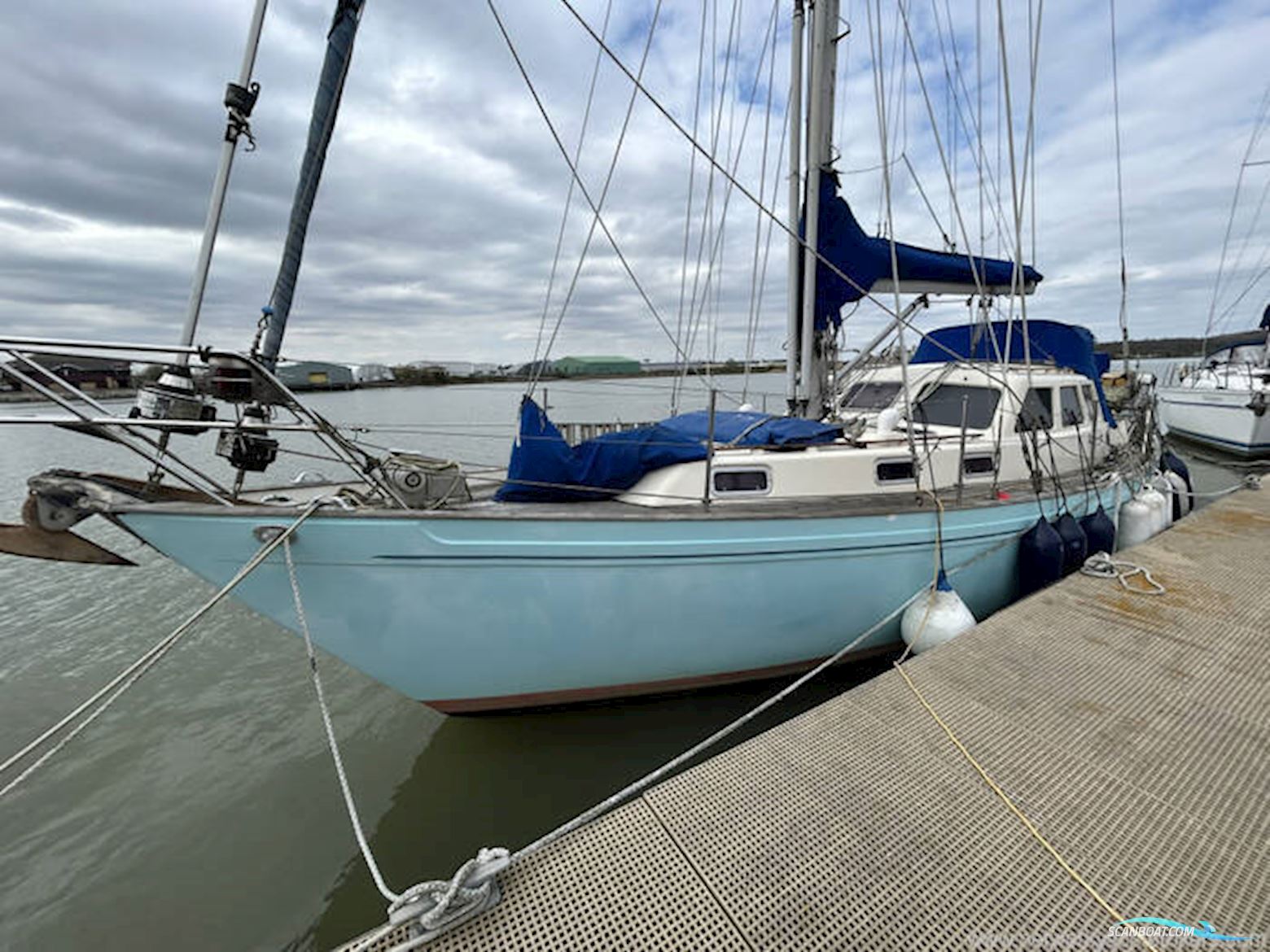 Vancouver 38 Pilothouse