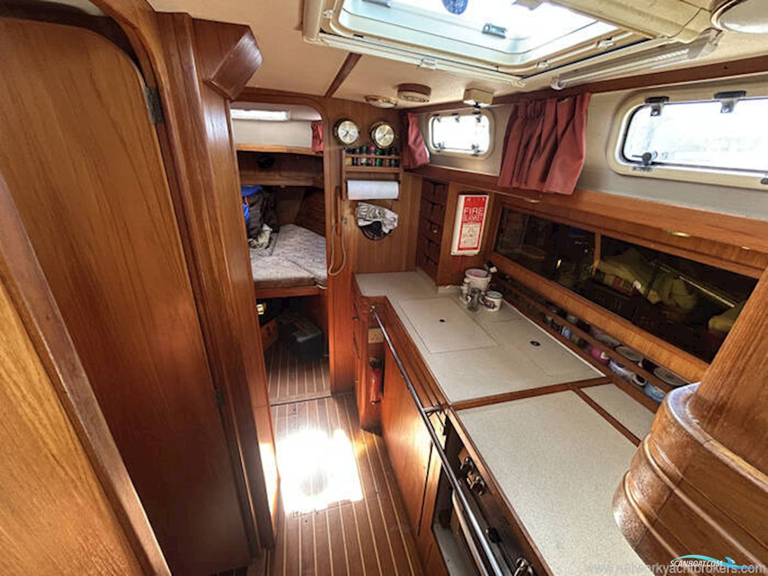 Vancouver 38 Pilothouse