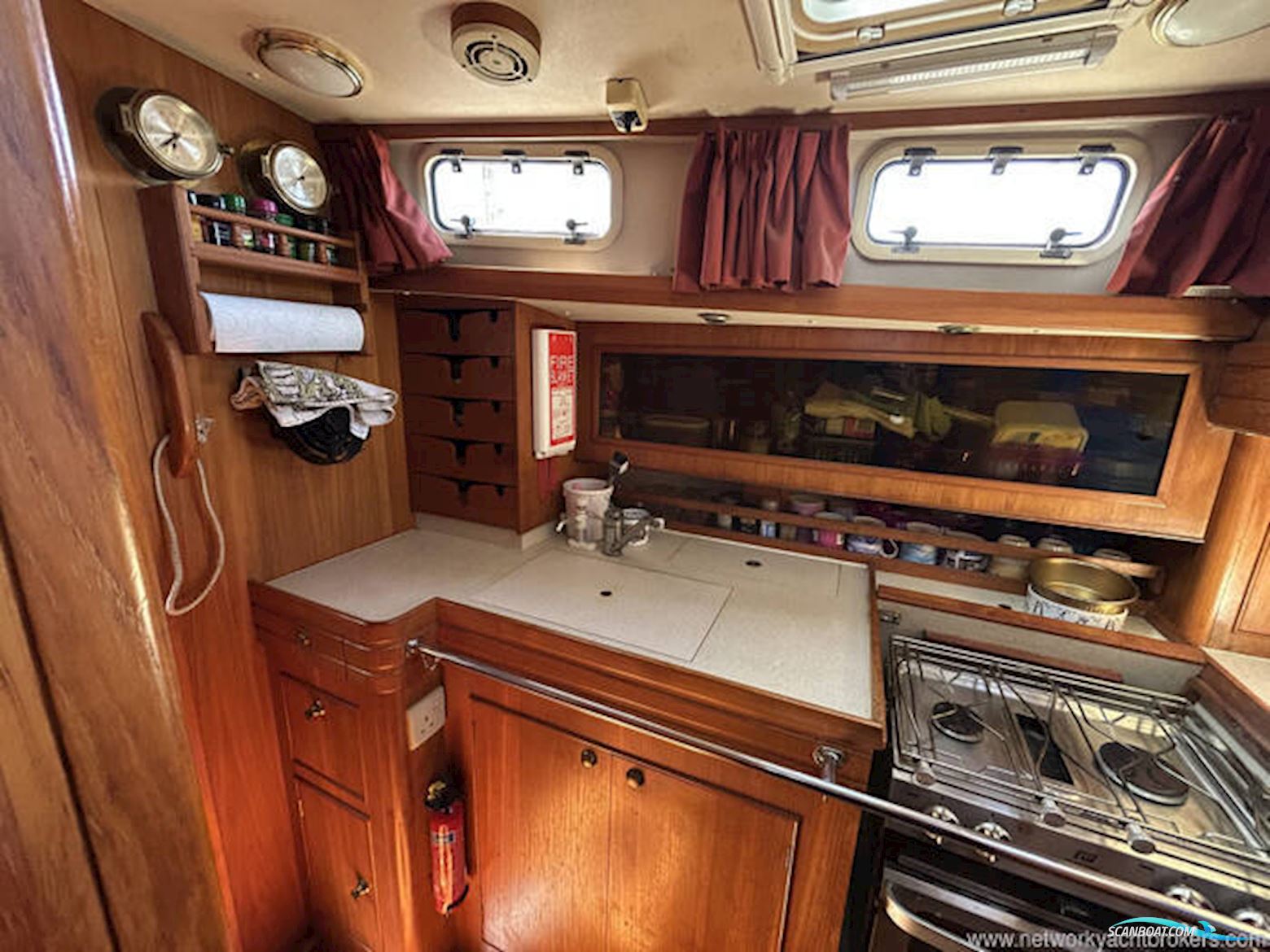 Vancouver 38 Pilothouse