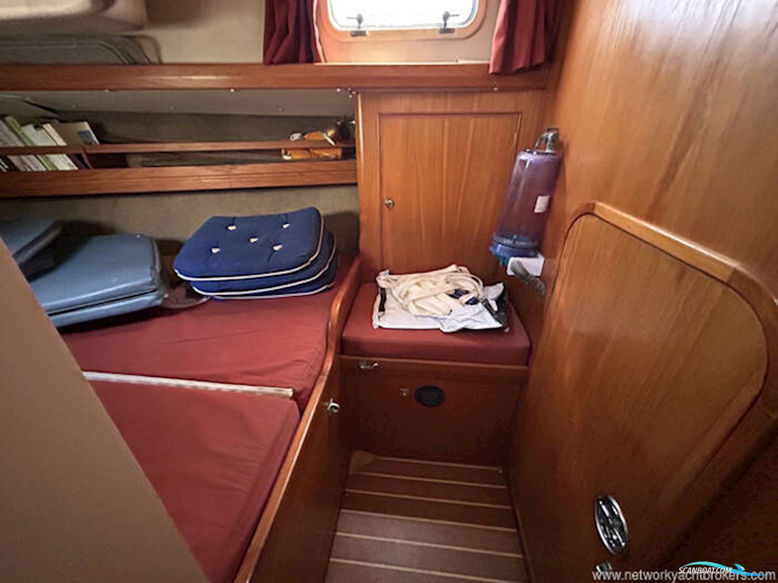 Vancouver 38 Pilothouse