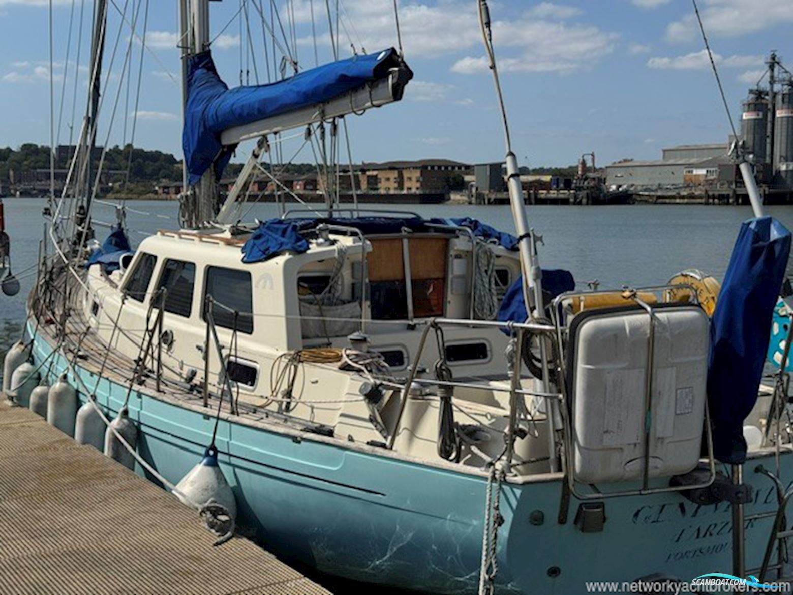 Vancouver 38 Pilothouse