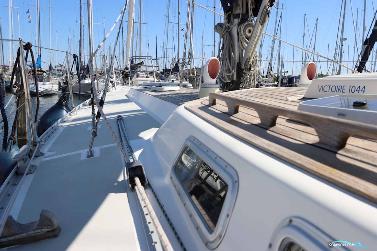 Victoire 1044