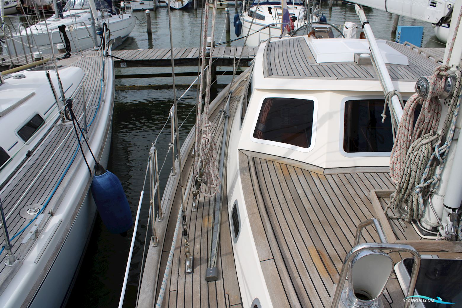 Victoire 1270 Decksaloon