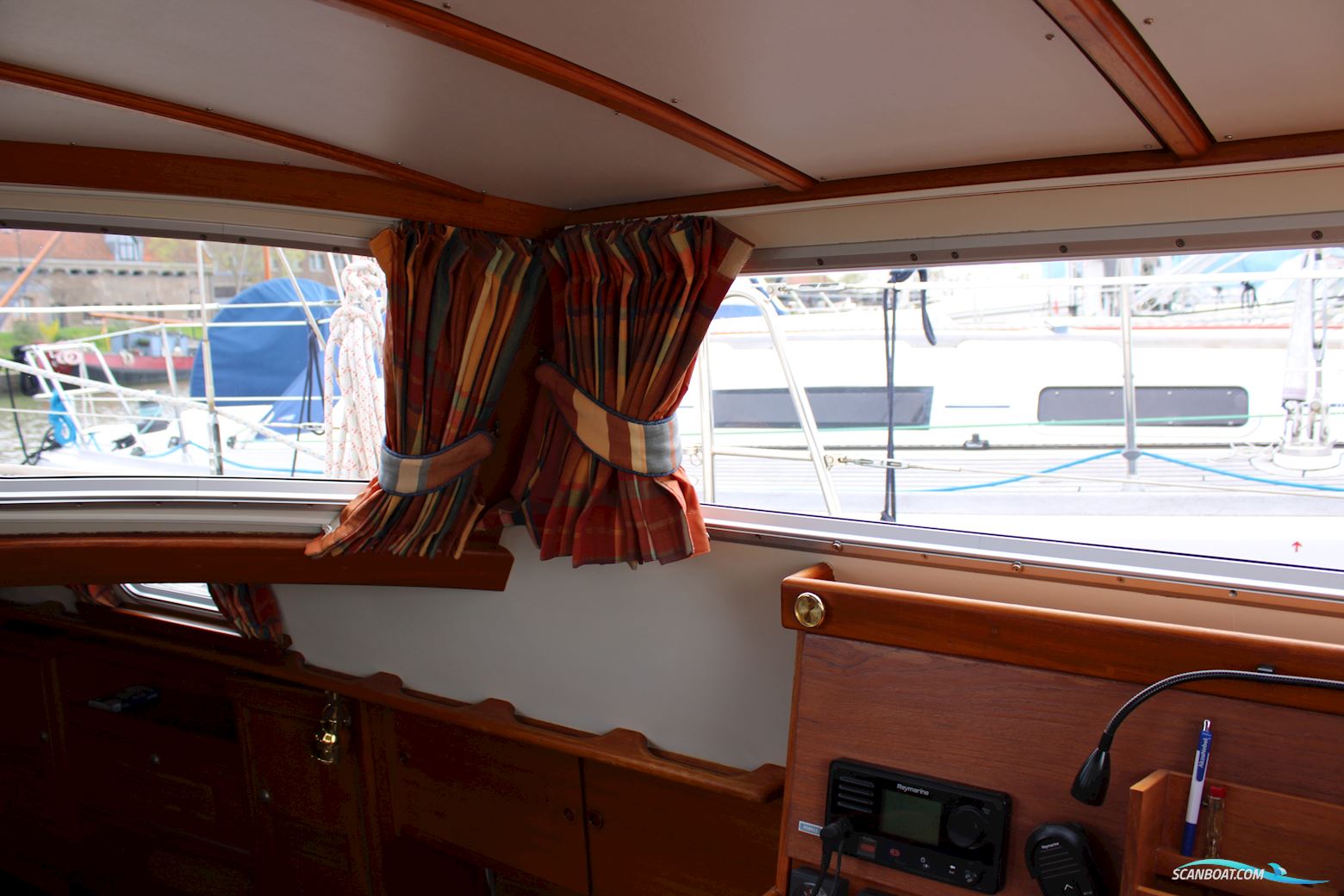 Victoire 1270 Decksaloon