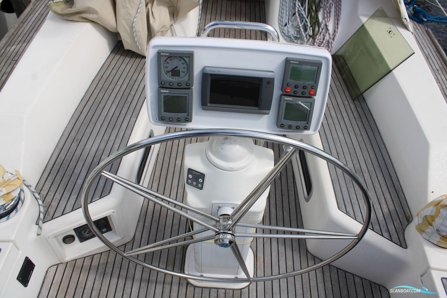 Wauquiez 40 Pilot Saloon