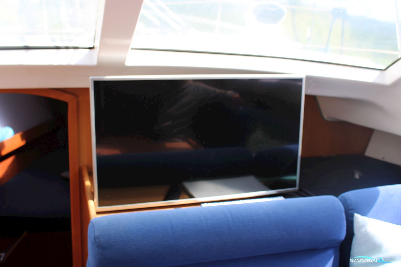 Wauquiez 40 Pilot Saloon
