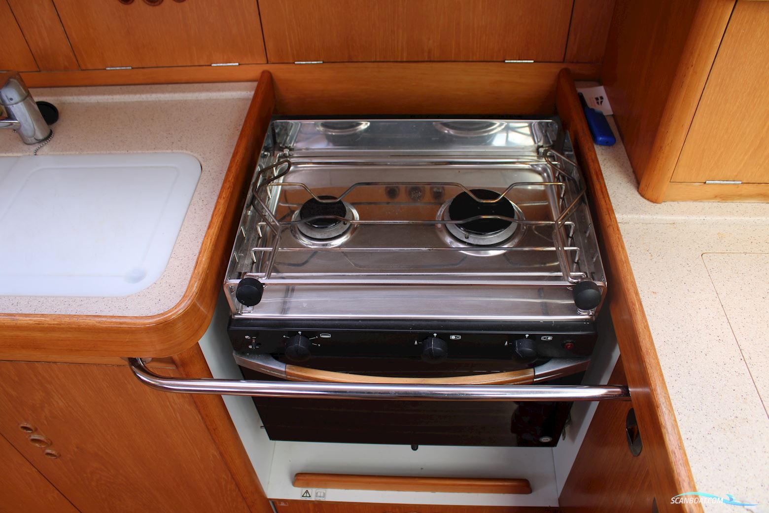 Wauquiez 40 Pilot Saloon