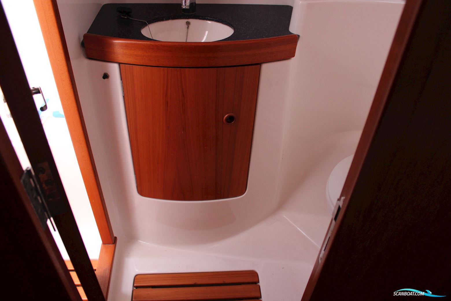 Wauquiez 40 Pilot Saloon