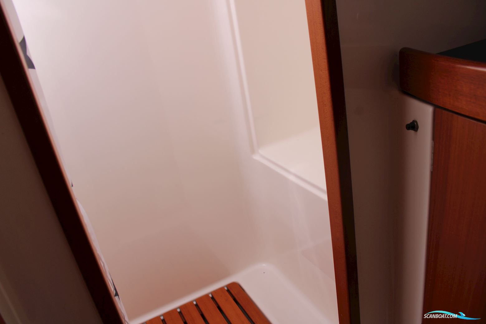 Wauquiez 40 Pilot Saloon