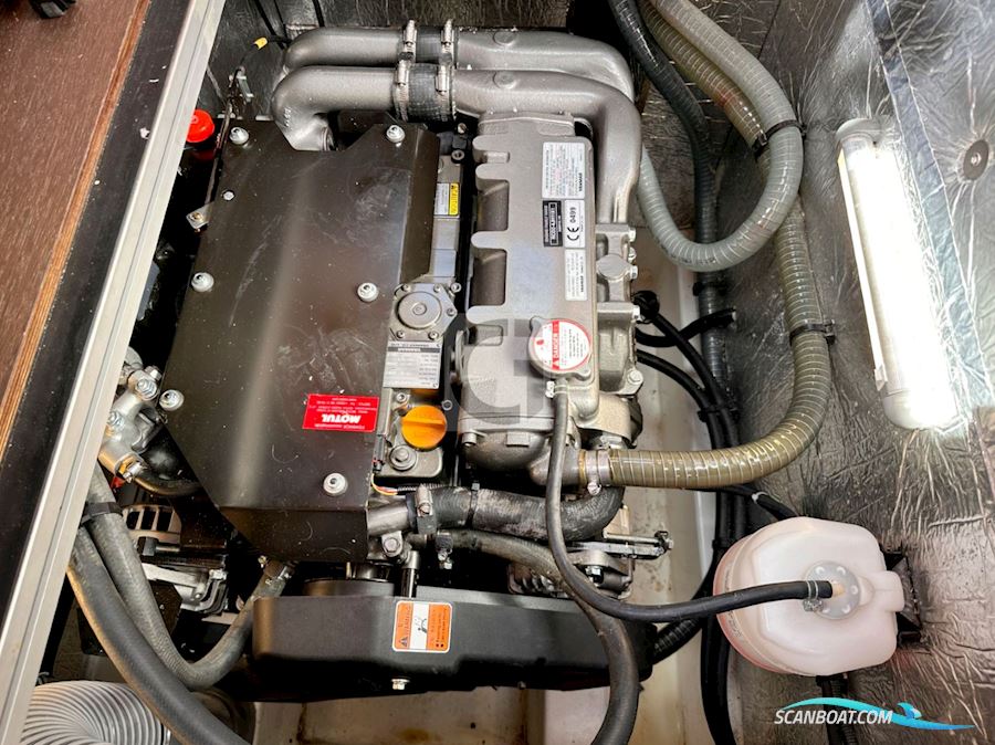 Wauquiez Pilot Saloon 48