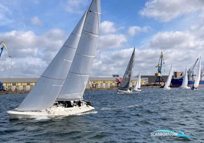 11 metre one design Segelboot 1994, mit Mercury F8 ELH motor, Deutschland