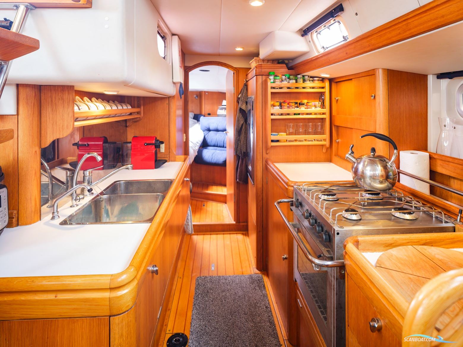 1996 Oyster 45 1996 – Exceptional Blue-Water Cruiser