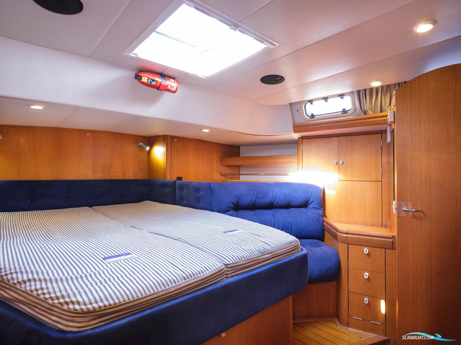 1996 Oyster 45 1996 – Exceptional Blue-Water Cruiser