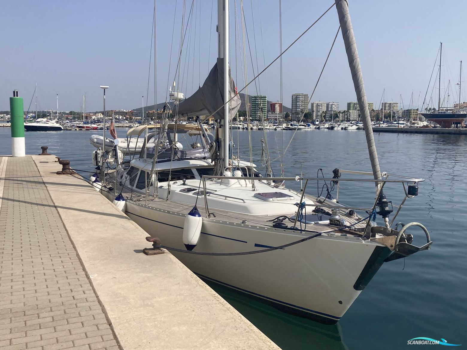 1996 Oyster 45 1996 – Exceptional Blue-Water Cruiser