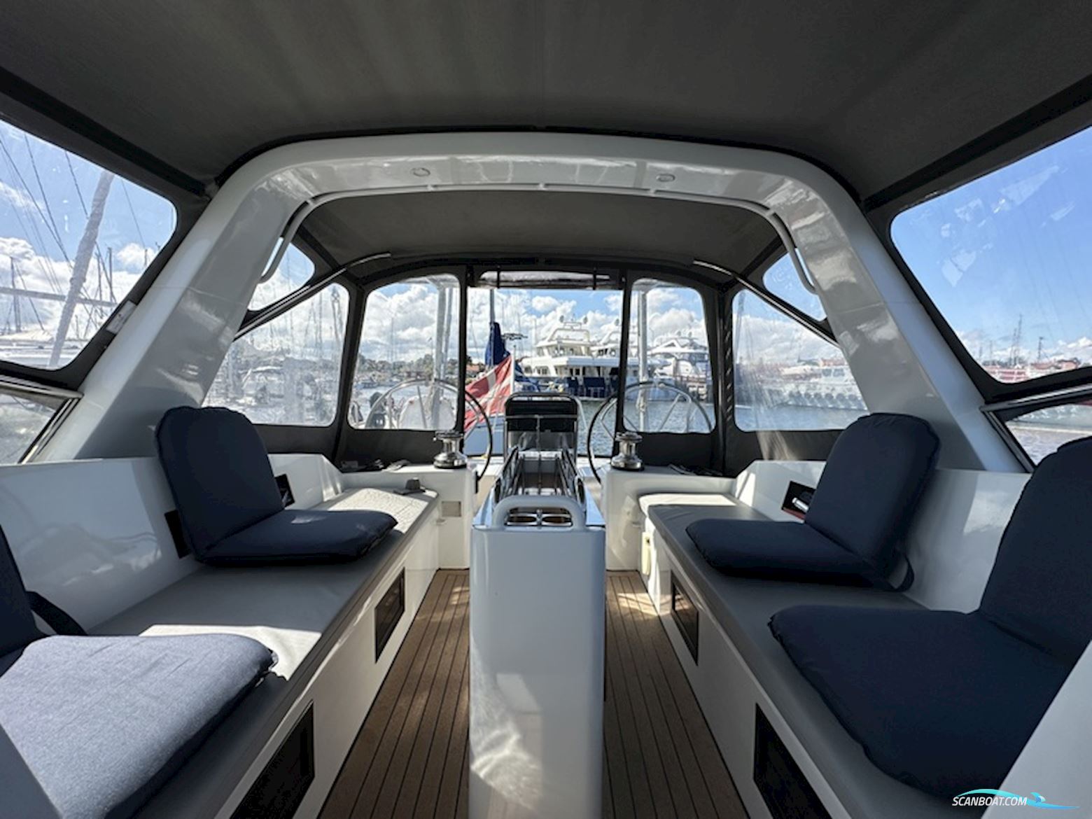 Adventure yacht 55