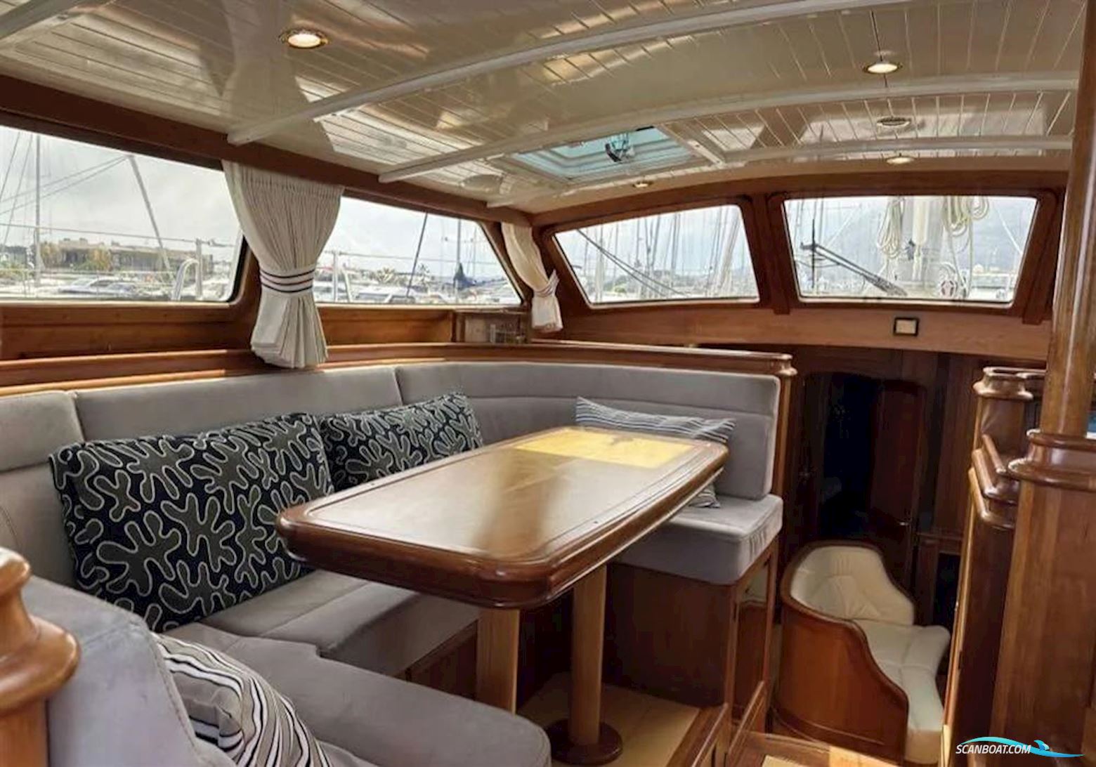 Aluboot BV Hindeloopen semi classic 68