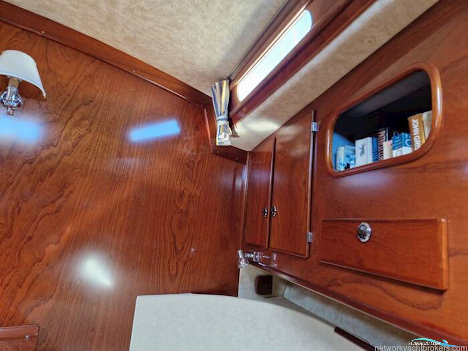 Amel Super Maramu 2000