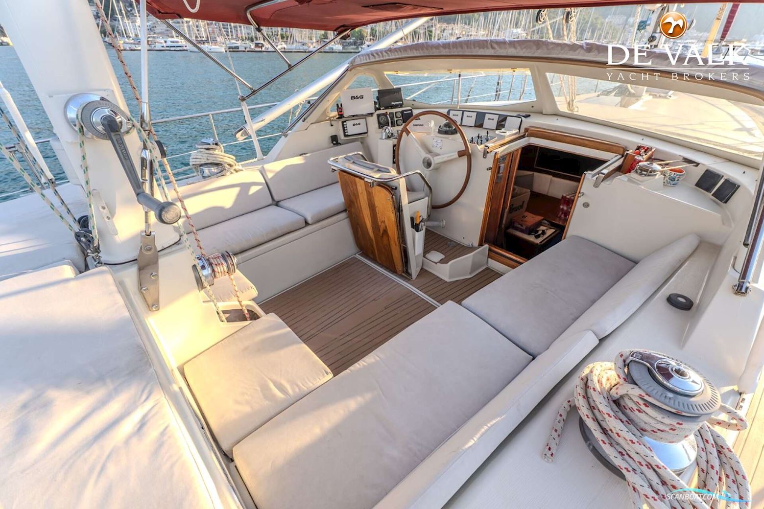 Amel Super Maramu 2000