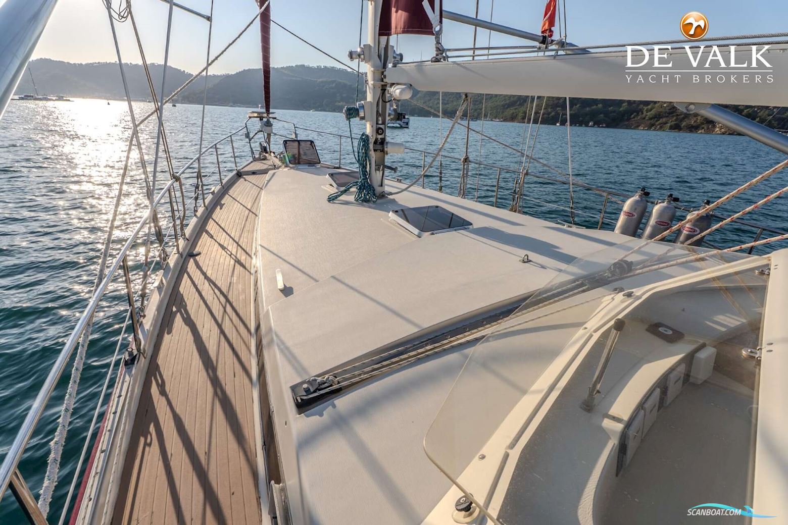 Amel Super Maramu 2000