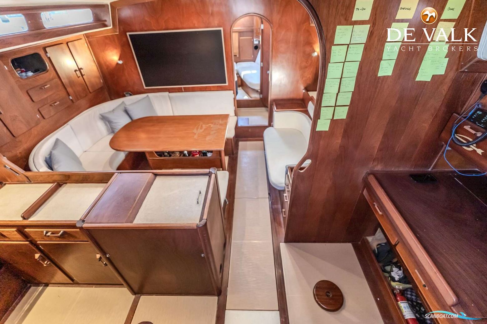 Amel Super Maramu 2000