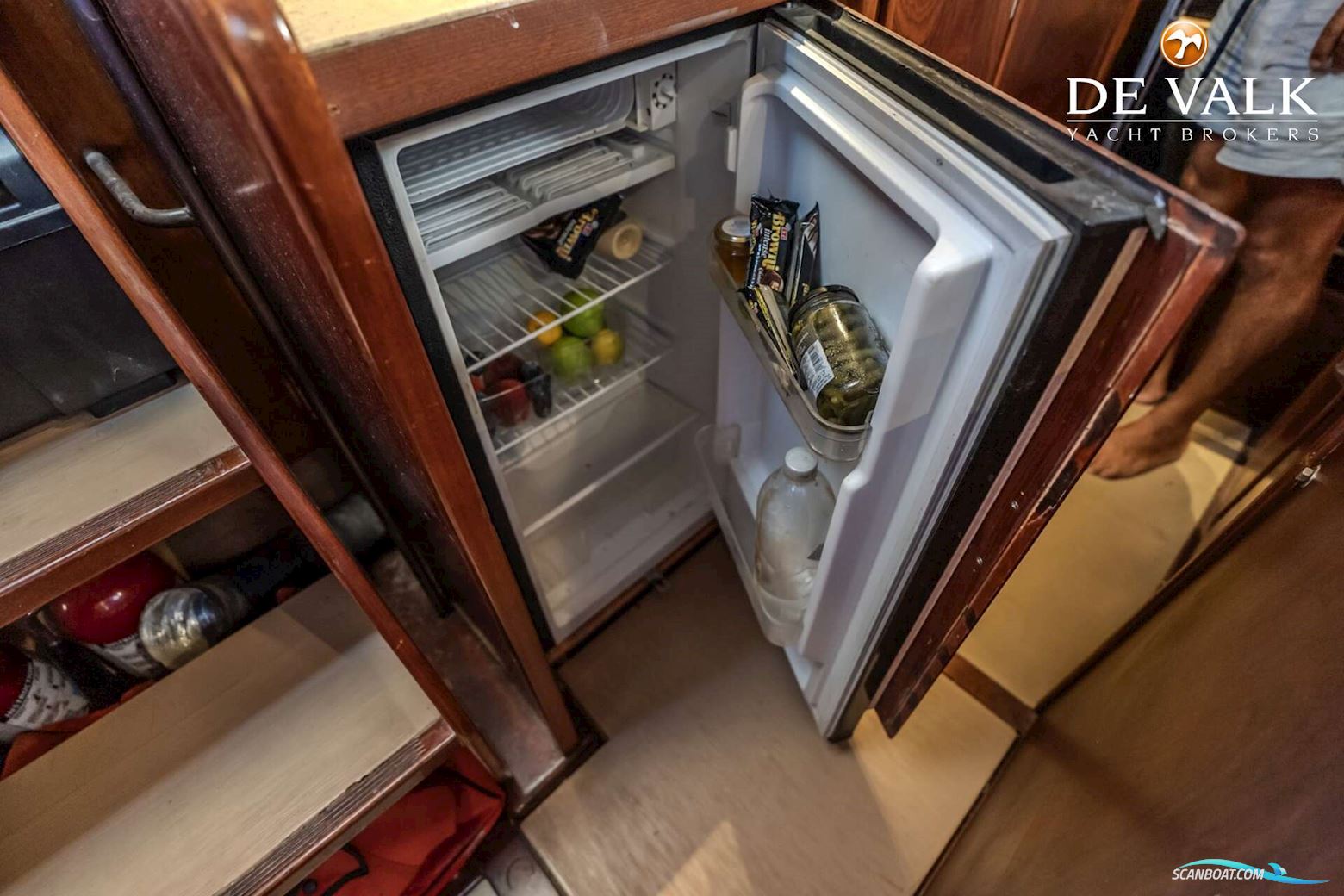 Amel Super Maramu 2000