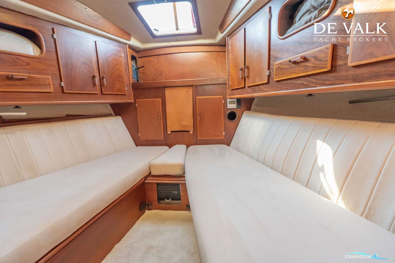 Amel Super Maramu 2000