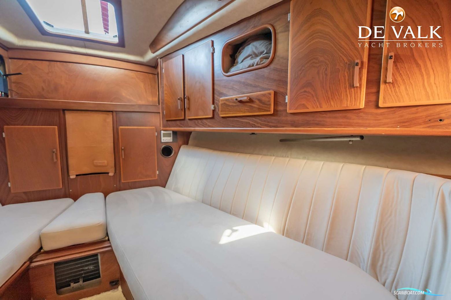 Amel Super Maramu 2000