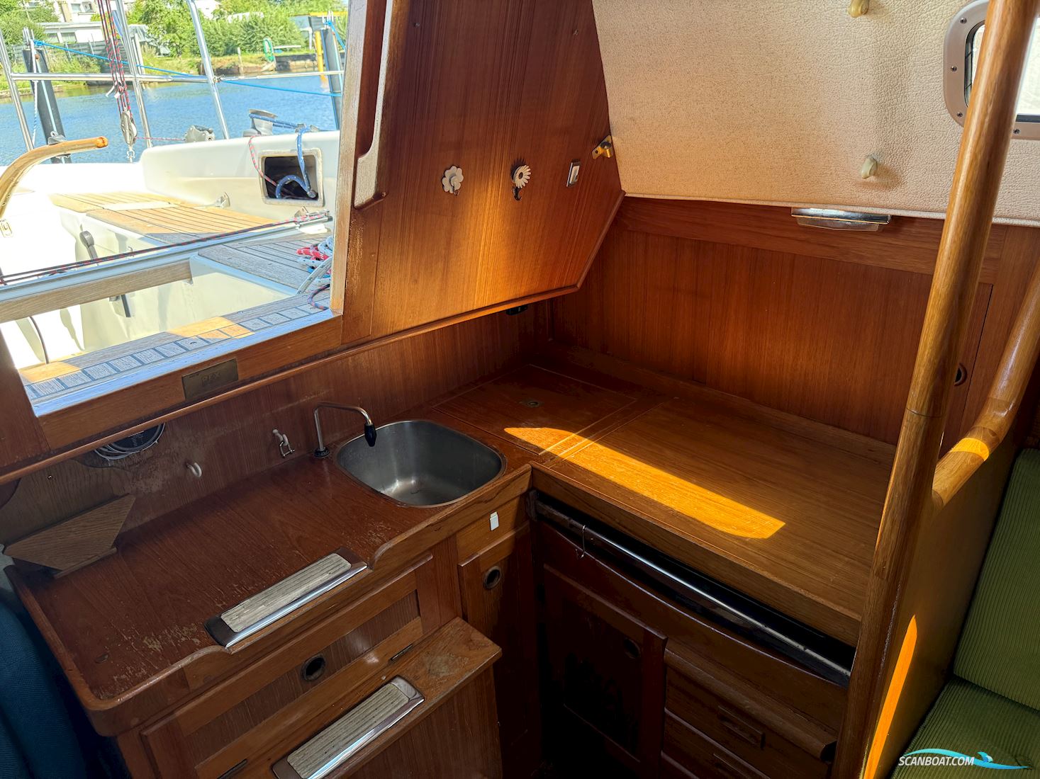Aphrodite 29