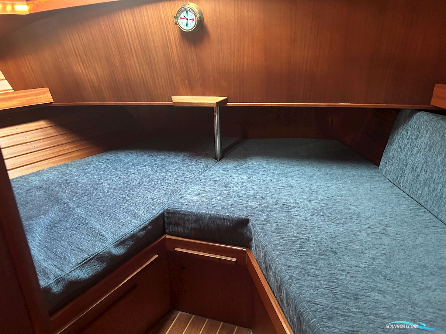 Aphrodite 36