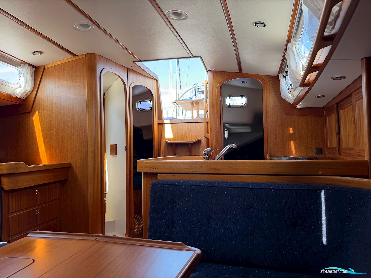 Arcona 370