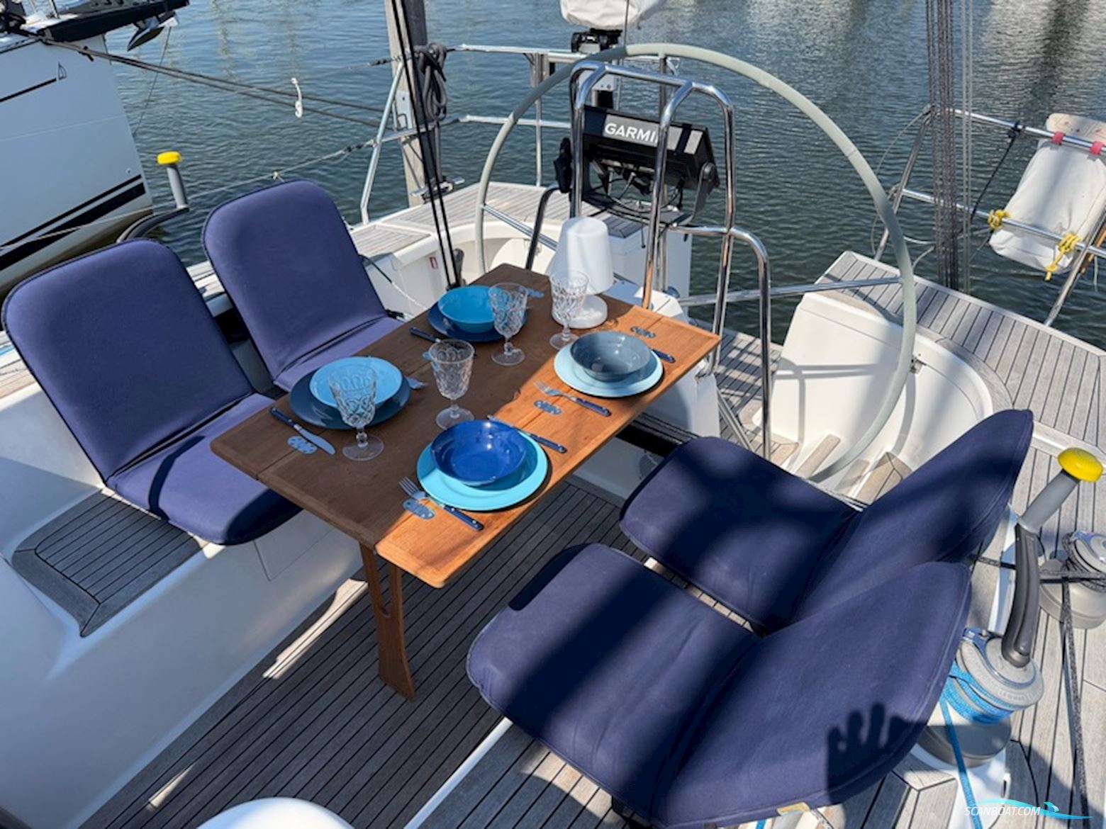 Arcona 370